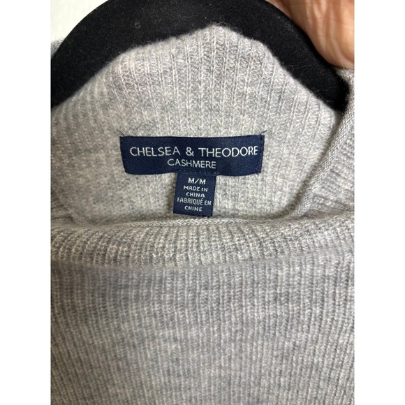 NWT Chelsea & Theodore 100% Cashmere Sweater w/ Heart Elbow Patch - Medium -Grey - Picture 5 of 7